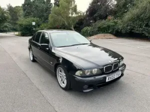 bmw-e39-modern-classic-car-hire